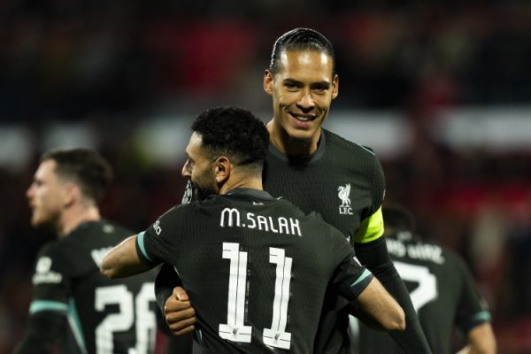 Đội hình Champions League của Liverpool: Salah và Van Dijk dẫn đầu, Isaac được chọn