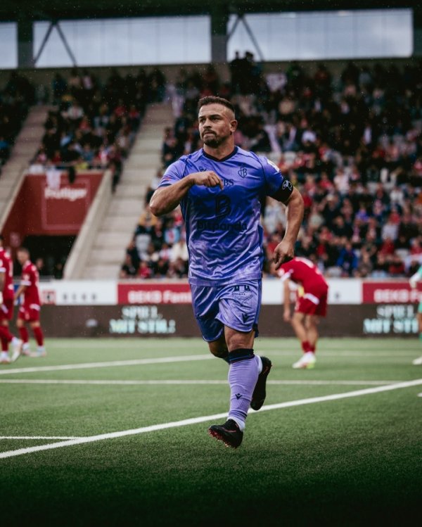 Tấn công giảm kích thước! Shaqiri, 33 tuổi, đã thực hiện 3 bàn một mình, Thụy Sĩ đã ghi 4 bàn và 3 pha kiến ​​tạo trong 6 vòng đầu tiên.