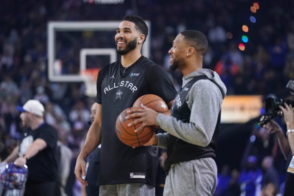 Cả hai đều có gân Achilles rách. Lillard dự kiến ​​sẽ phục hồi trong 18 tháng. Tatum dự kiến ​​sẽ chỉ 12 tháng.