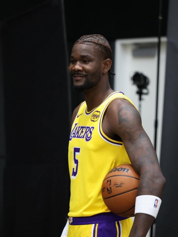 Lakers Start Center? Ayton đã đăng một số bức ảnh trang điểm trên phương tiện truyền thông xã hội: Năm thứ tám của cô ấy ở NBA🎱