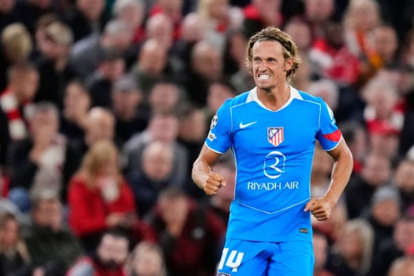 Llorente: Tôi cũng vui không k