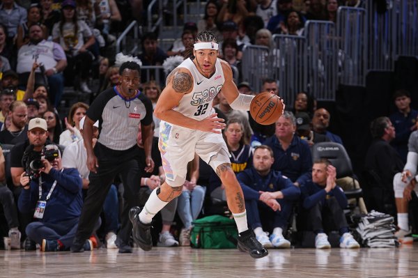 Hợp tác tốt với Jokic! Aaron G