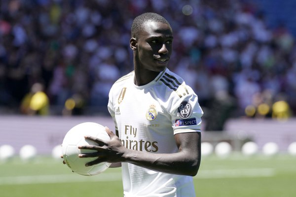 TA: Ferland Mendy sẽ tham gia 