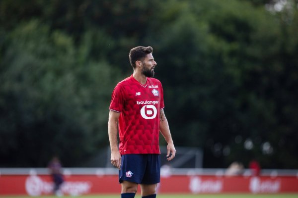 Phá lưới Paris FC, Giroud chấm